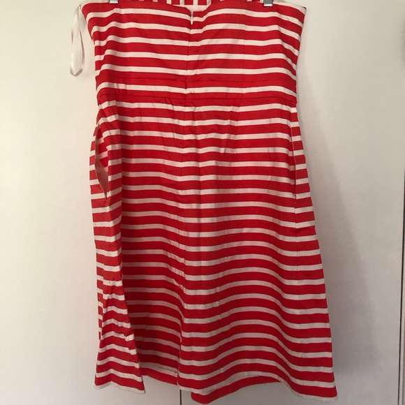 Strapless fit & flare dress with orange & white stripes & side pockets. - Picture 2 of 3